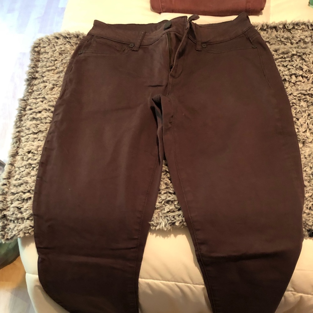 Maurices gray size small skinny jeans.